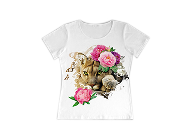 Женская белая футболка с принтом львицы