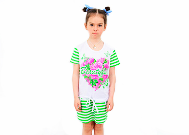 Зеленое детское платье с сердечком