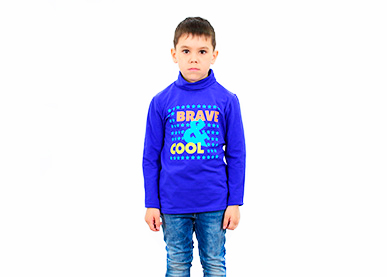 Детская синяя водолазка с надписью «BRAVE AND COOL»